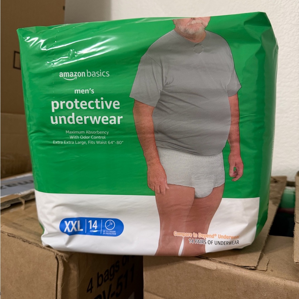 Amazon Basics Men's Protective Underwear Briefs - Green and White, XXL (14 Pack)